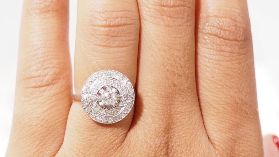 Bague Bague Art Déco double entourage de diamants en or blanc et platine 58 Facettes 31669