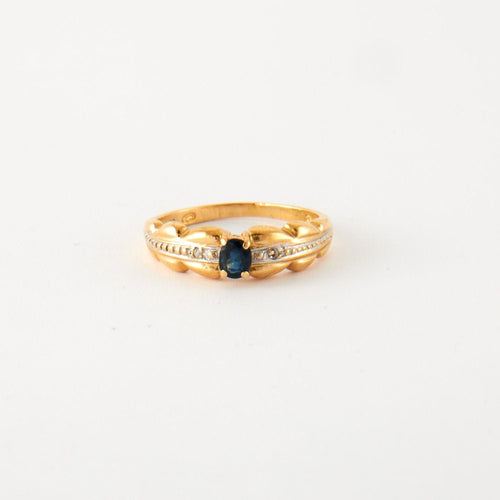 Bague 52 Bague Or jaune Saphir et éclats de diamants 58 Facettes