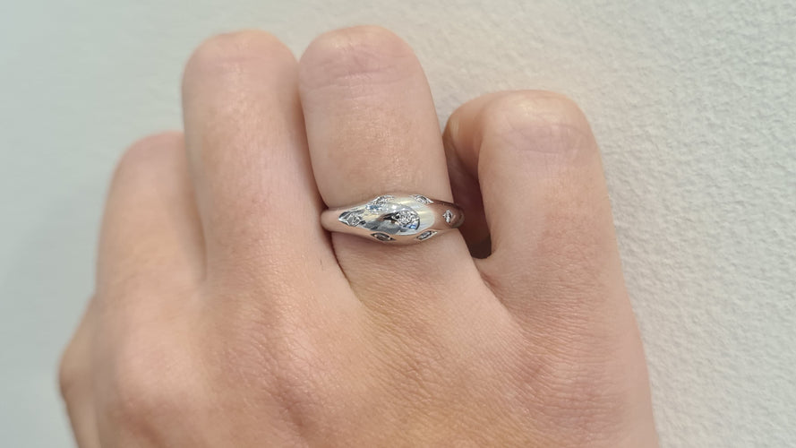 Bague 50 Bague en Or blanc, diamants 58 Facettes