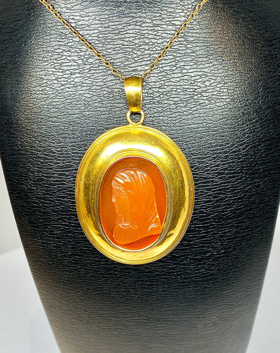 Pendentif Pendentif Or jaune Camée en cornaline 58 Facettes AB283