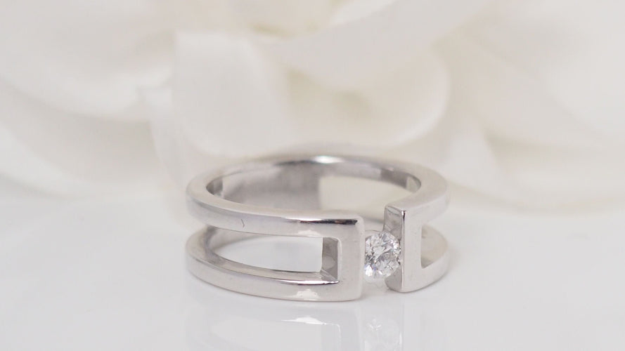 Bague 53.5 Bague en or blanc et diamant 58 Facettes 31821