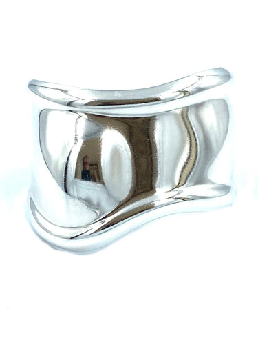 Bracelet Tiffany’s. Elsa Peretti. Bracelet manchette Bone small 58 Facettes