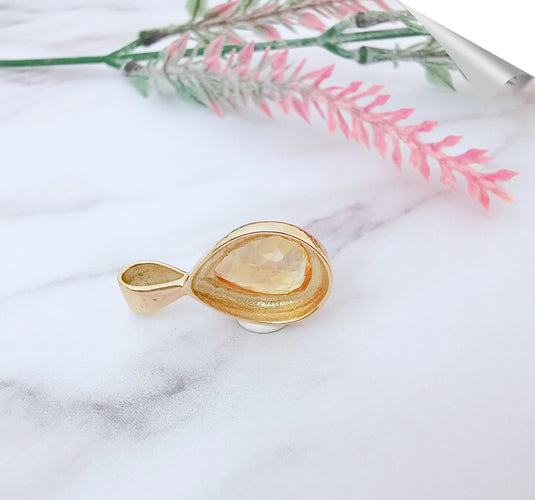 Pendentif Pendentif en or jaune, citrine en poire 58 Facettes AA 1554