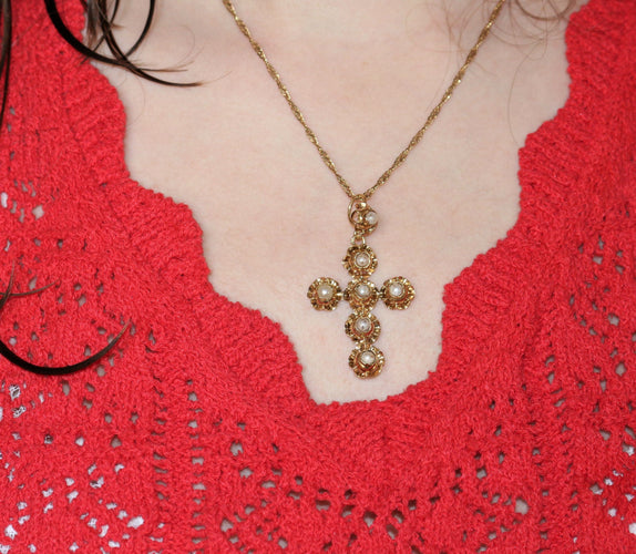 Pendentif Pendentif Croix Or Jaune et Perles 58 Facettes 483