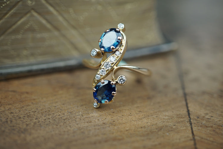 Bague Bague Toi & Moi or jaune saphirs et diamants 58 Facettes SQ 5226744