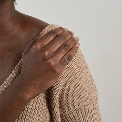 Bague 50 Fine Alliance or gris saphirs 58 Facettes