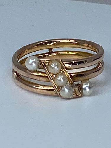 Bague 52 Bague en or, perles 58 Facettes