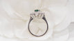 Bague 54.5 Bague double entourage en or blanc, émeraude et diamants 58 Facettes F4950