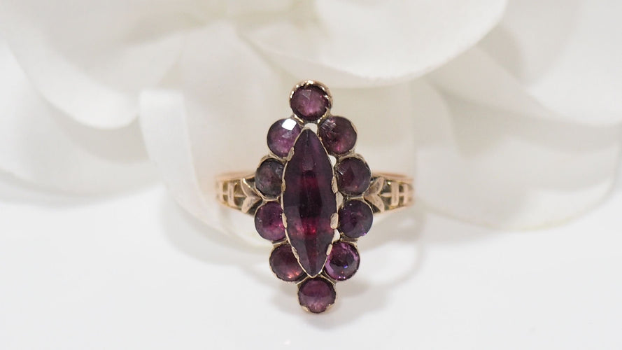 Bague 53 Bague marquise ancienne en or rose et grenats 58 Facettes 32066