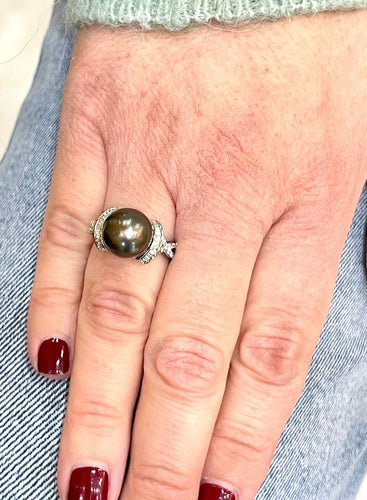 Bague Bague en or blanc, perle de Tahiti et diamants 58 Facettes