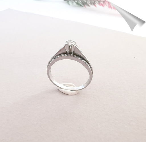 Bague Bague ancienne solitaire or gris, diamant 58 Facettes AA 1547