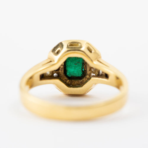 Bague 55 Bague en or 18 carats, diamants et émeraude 58 Facettes