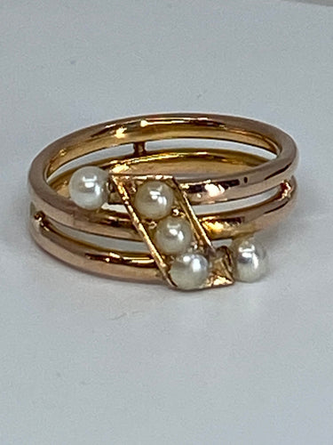 Bague 52 Bague en or, perles 58 Facettes