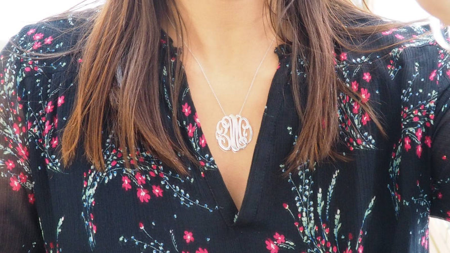 Collier Collier Ginette NY Monogram "One" 58 Facettes 32299