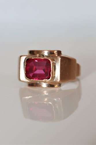 Bague 52 / rubis synthétique Bague Tank chevalière rubis Verneuil 58 Facettes 534