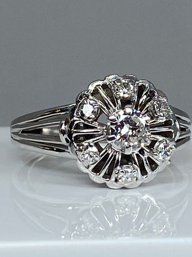 Bague 63 Bague Or blanc, diamants 58 Facettes