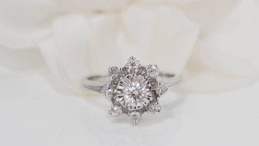 Bague 57 Bague marguerite en or blanc et diamants 58 Facettes 31930