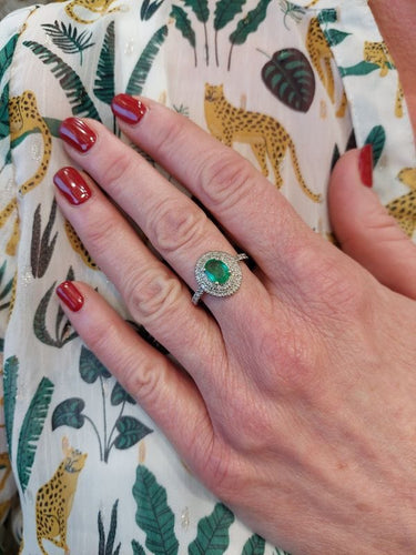 Bague Bague moderne, émeraude, diamants 58 Facettes 067961