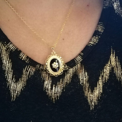 Pendentif PENDENTIF OR JAUNE ONYX ET PERLE 58 Facettes 3797