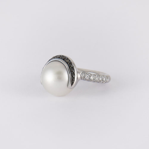 Bague 47 CHANEL - Bague Perle Diamants noirs et blancs 58 Facettes