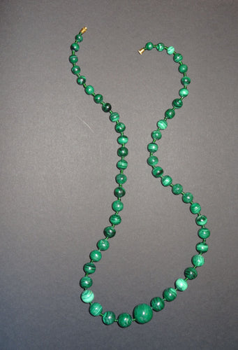 Collier Collier en malachite en chute 58 Facettes