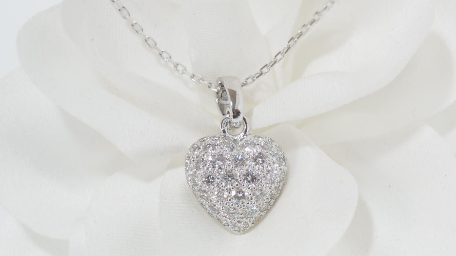 Collier Collier Cartier pendentif cœur, or blanc et diamants 58 Facettes 13807