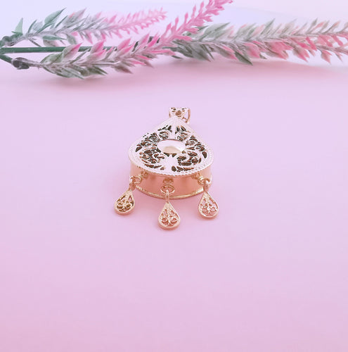 Pendentif Pendentif Meskia en filigrane et pampilles Or Rose 18 K 58 Facettes AA 1637