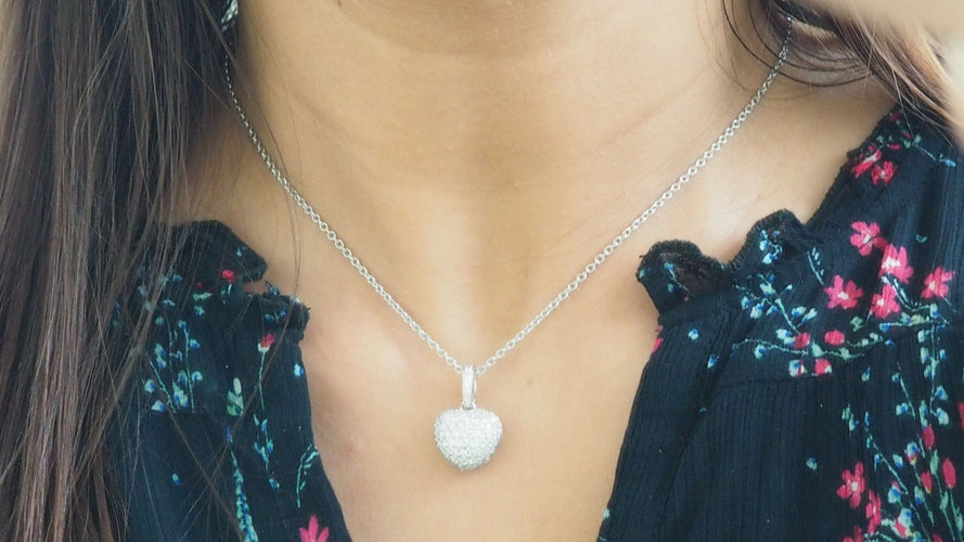 Collier Collier pendentif cœur en or blanc & diamants 58 Facettes 29969