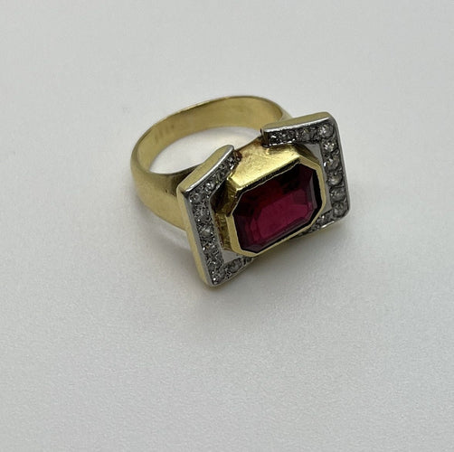 Bague Bague Tank or jaune, pierre rouge 58 Facettes 20400000495