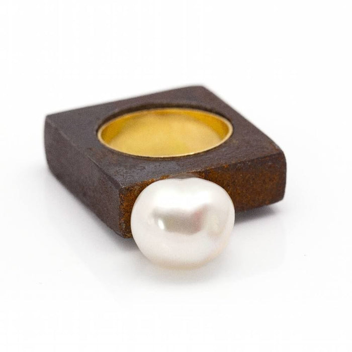 Bague 55 IRON Yellow Gold and Baroque Pearl ring 58 Facettes D360263JE