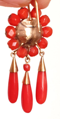 Boucles d'oreilles Boucles d'oreilles en or et corail facetté - 19ème siècle 58 Facettes