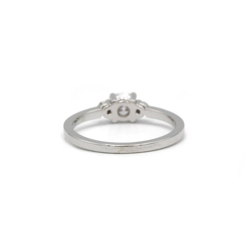 Bague 51 Solitaire accompagné - 0,38 carat D VVS1 58 Facettes 240079R