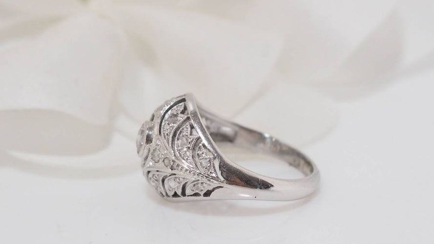 Bague Bague dôme  en or blanc et platine 58 Facettes 30675