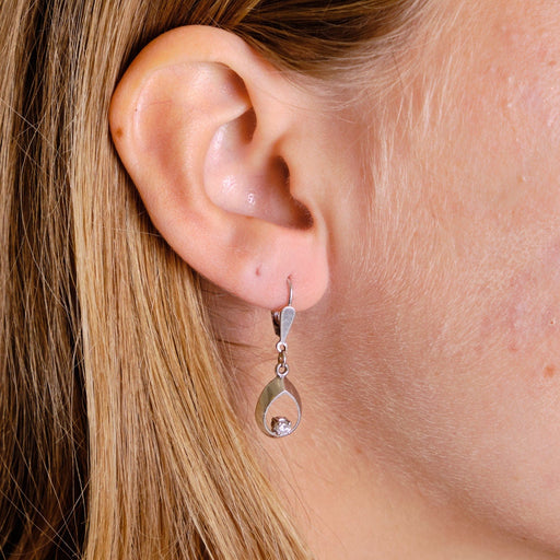 Boucles d'oreilles Boucles d'oreilles pendantes Diamants 58 Facettes EL2-84