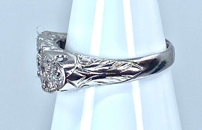 Bague 56 Bague en platine pavée de diamants. Epoque Art Deco. 58 Facettes AB265