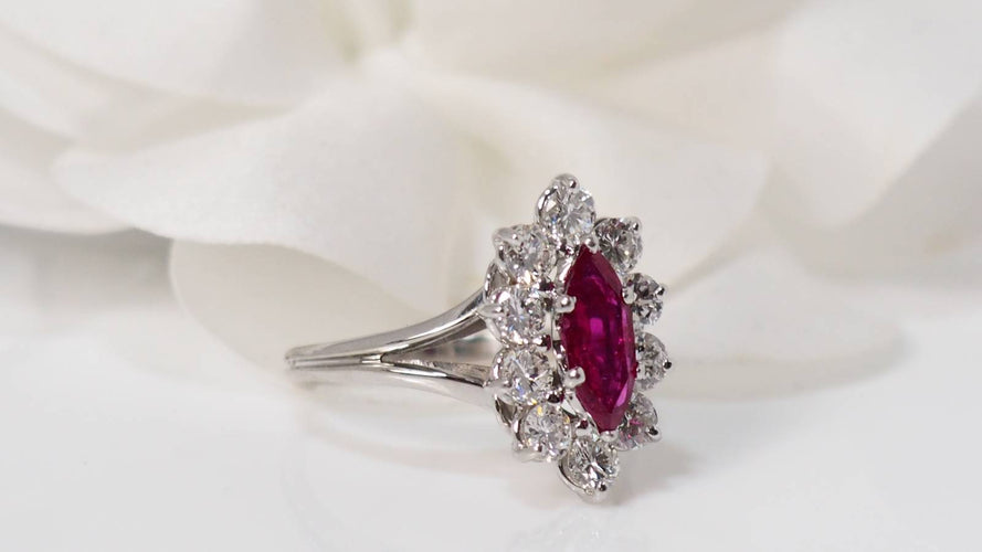 Bague 51 Bague marquise or blanc, rubis navette et diamants 58 Facettes 31031