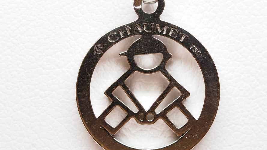 Collier Collier pendentif en or blanc et diamants Chaumet Little Boy 58 Facettes