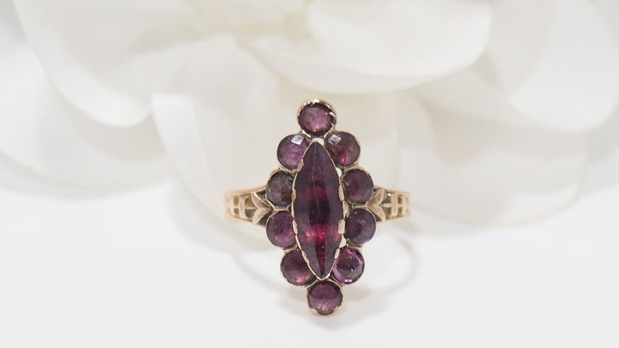 Bague 53 Bague marquise ancienne en or rose et grenats 58 Facettes 32066