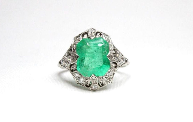 Bague 53.5 Bague style Art Déco Platine Diamants et Emeraude 58 Facettes