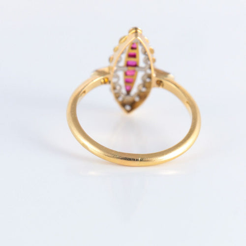 Bague 54 Bague marquise, époque Art Déco 58 Facettes