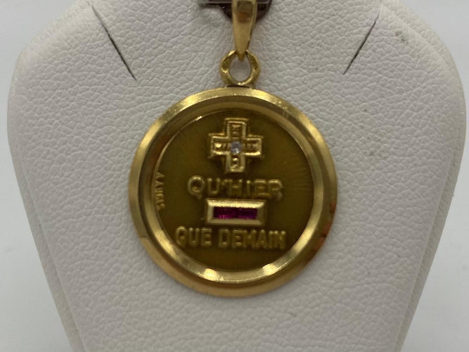 Pendentif AUGIS Médaille or 58 Facettes 096421021633