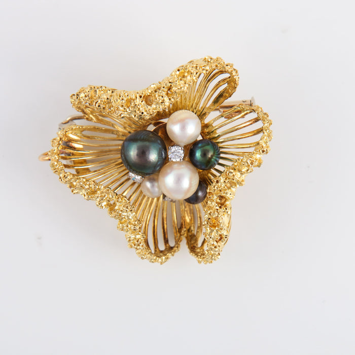 Broche Broche en or texturé, perles et diamants 58 Facettes