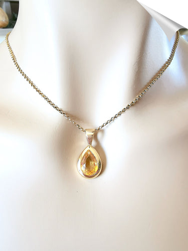 Pendentif Pendentif en or jaune, citrine en poire 58 Facettes AA 1554