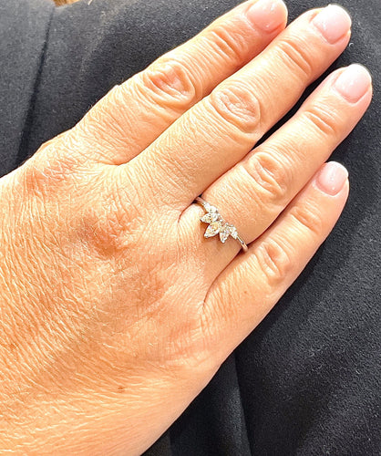 Bague 54 Bague diamants navettes 58 Facettes