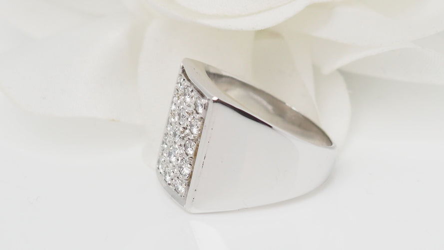 Bague 55 Bague chevalière en or blanc et diamants 58 Facettes 32492