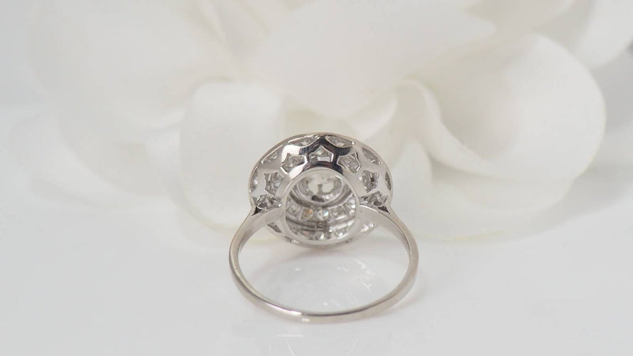 Bague Bague Art Déco double entourage de diamants en or blanc et platine 58 Facettes 31669
