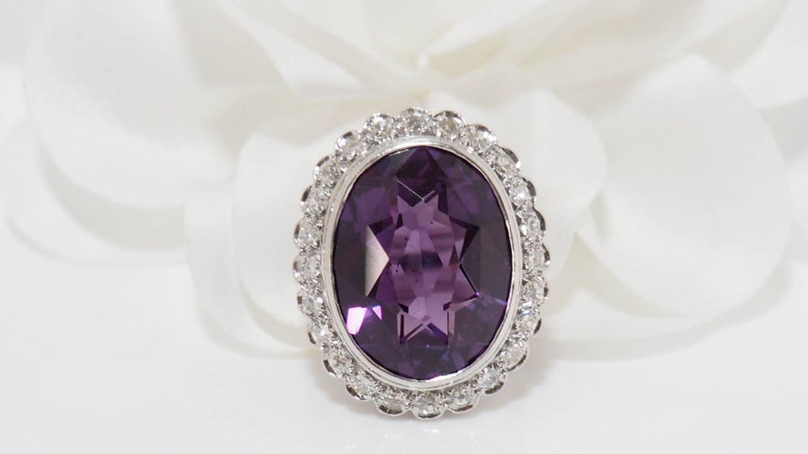 Bague Bague Pompadour or blanc et platine saphir violet et diamants 58 Facettes 31305