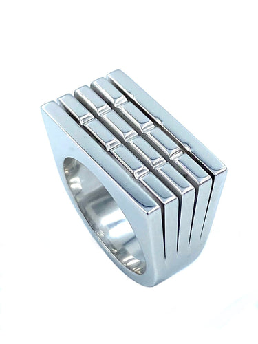 Bague PIAGET. Bague moderniste en or blanc 58 Facettes