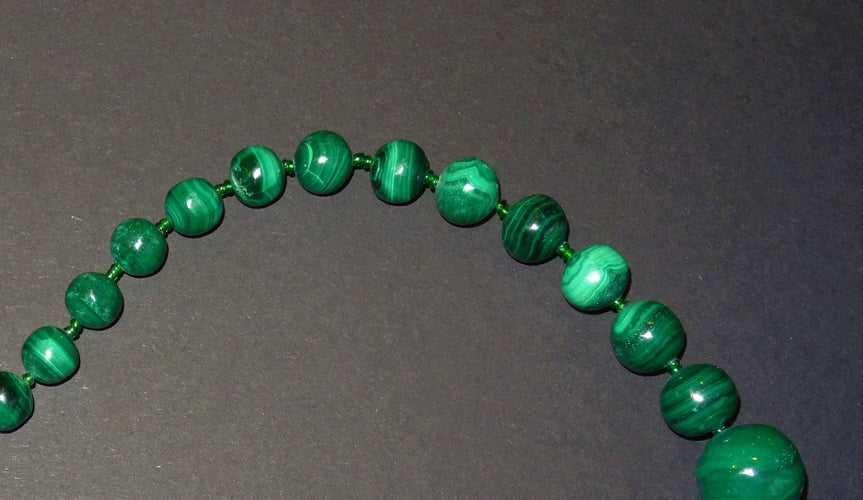 Collier Collier en malachite en chute 58 Facettes