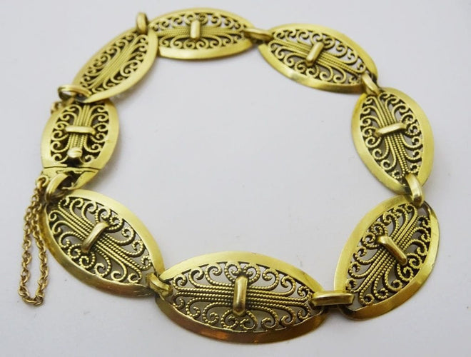 Bracelet Vintage French 18 karat Gold Filligree bracelet 58 Facettes